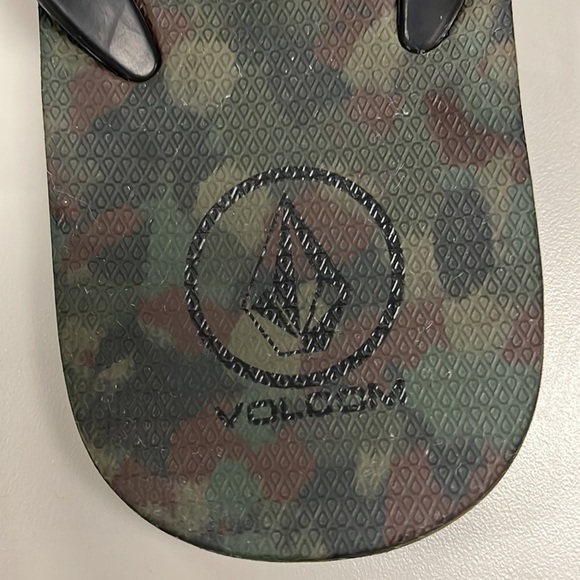 Volcom Camouflage green / black flip flops size 8 - Picture 7 of 14